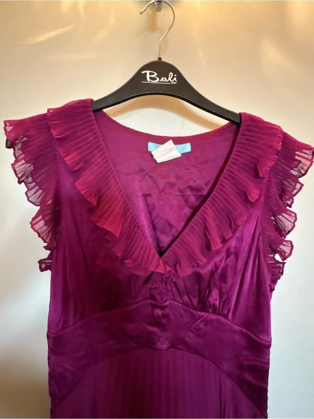 Marciano Fuchsia Pleated Midi Dress with Ruffle V-Neck 96% silk - Picture 3 of 8